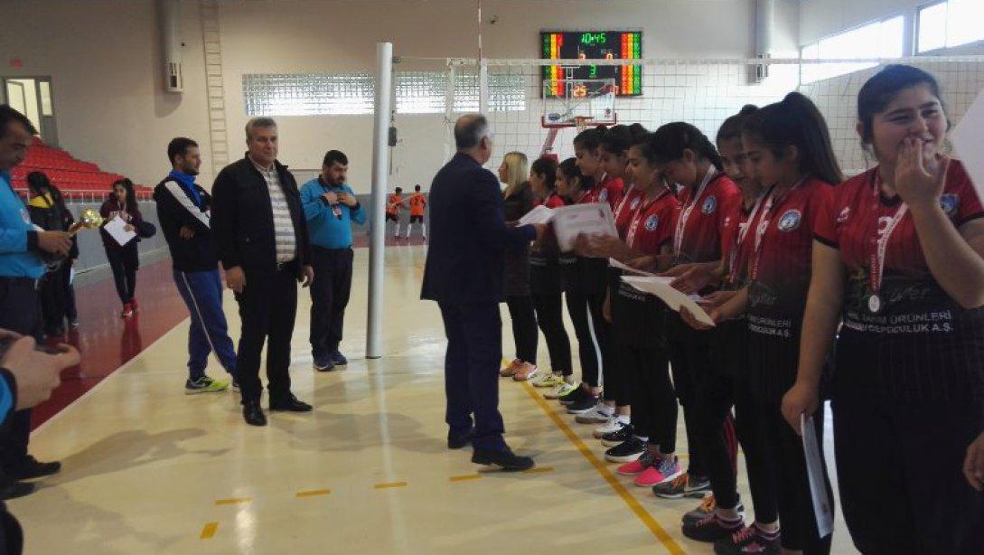 Kızlar Okul Sporları Voleybol Dalında Osmaniye 3.sü Oldu